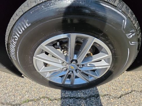Used 2023 Chevrolet Traverse LT AWD/4WD image 39