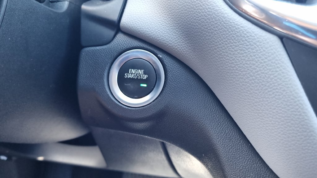 Used 2020 Chevrolet Equinox LS w/ LS Convenience Package FWD image 24
