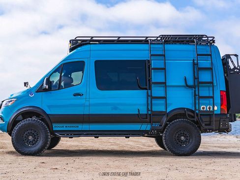 Used 2024 Mercedes-Benz Sprinter 2500 image 3