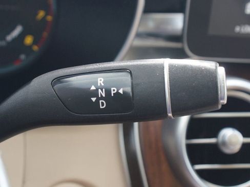 Used 2020 Mercedes-Benz GLC 300 image 12