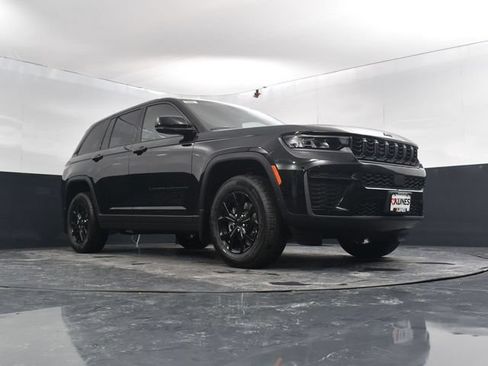 New 2026 Jeep Grand Cherokee Altitude AWD/4WD image 46