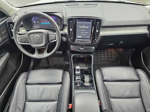 Certified 2024 Volvo XC40 B5 Ultimate w/ Protection Package Premier image 20