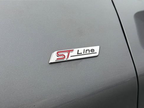 Used 2025 Ford Explorer ST-Line w/ ST-Line Street Pack image 18