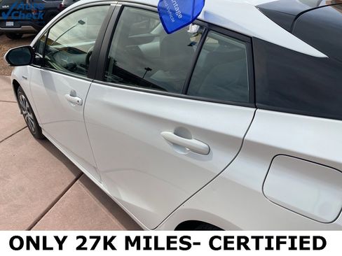 Used 2020 Toyota Prius XLE w/ Advanced Technology Package image 14