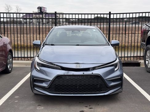 Used 2023 Toyota Corolla SE image 2