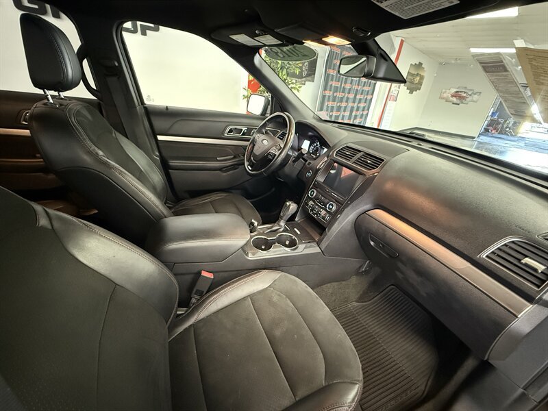 Used 2018 Ford Explorer XLT w/ Equipment Group 202A FWD image 19