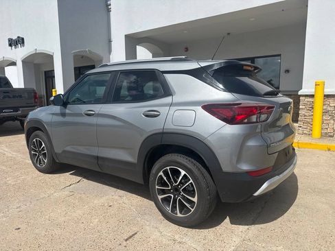 Used 2025 Chevrolet TrailBlazer LT FWD image 5