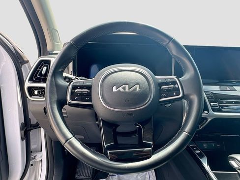 Certified 2023 Kia Sorento SX AWD/4WD image 11