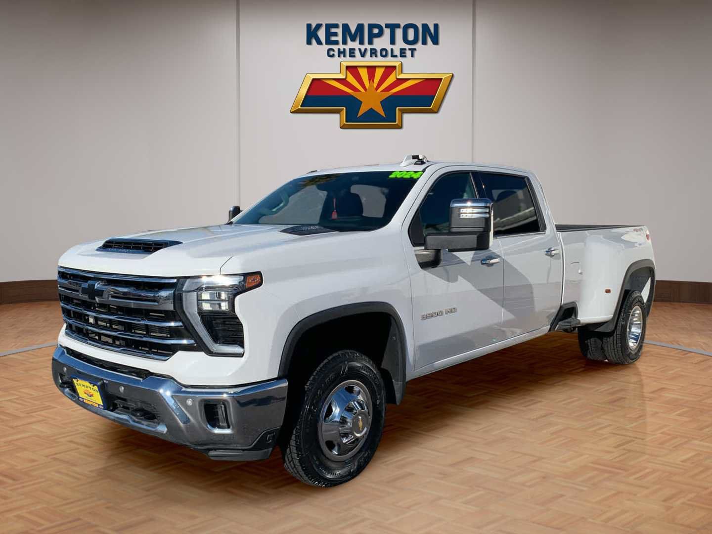 Used 2024 Chevrolet Silverado 3500 LTZ w/ LTZ Plus Package AWD/4WD image 2