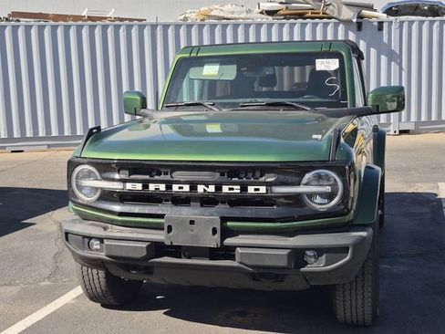 Used 2023 Ford Bronco Outer Banks AWD/4WD image 2