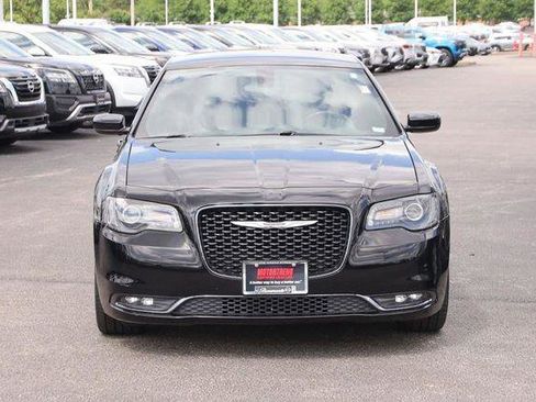 Used 2019 Chrysler 300 S RWD image 4