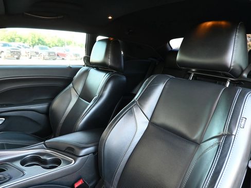 Used 2015 Dodge Challenger SXT Plus RWD image 23