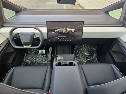 Used 2025 Tesla Cybertruck AWD Crew Cab image 2
