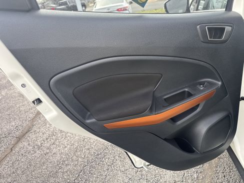 Used 2021 Ford EcoSport SE w/ SE Convenience Package image 8