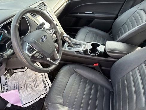 Used 2015 Ford Fusion SE w/ Equipment Group 202A image 11