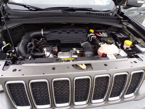 Used 2021 Jeep Renegade Limited AWD/4WD image 41