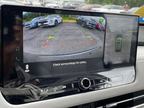 New 2025 Mitsubishi Outlander AWD image 13