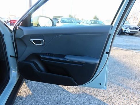 New 2025 Kia K4 LXS image 9