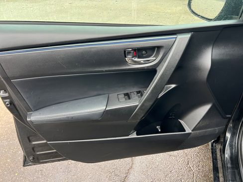 Used 2019 Toyota Corolla XSE FWD image 19