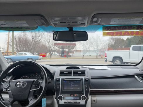 Used 2014 Toyota Camry XLE image 14