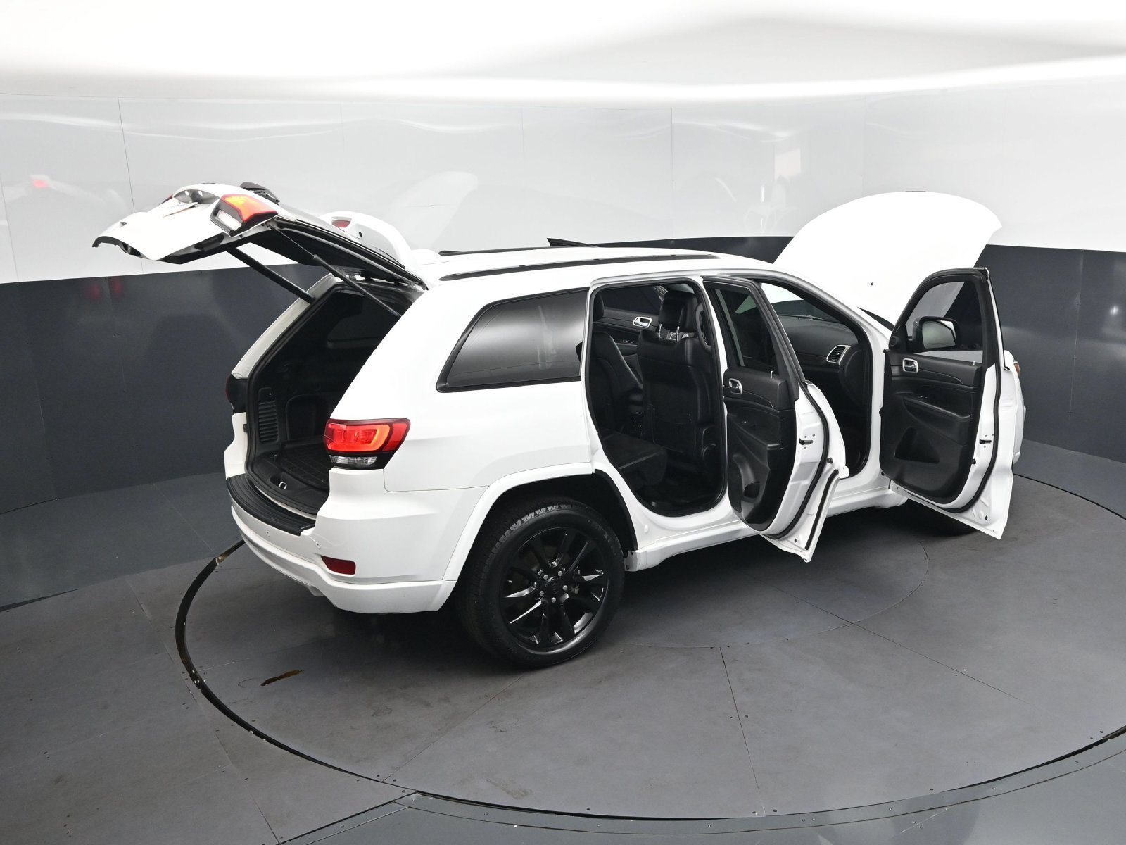 Used 2022 Jeep Grand Cherokee Laredo X RWD image 49