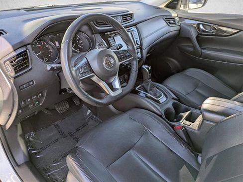 Used 2020 Nissan Rogue SL w/ Premium Package image 10
