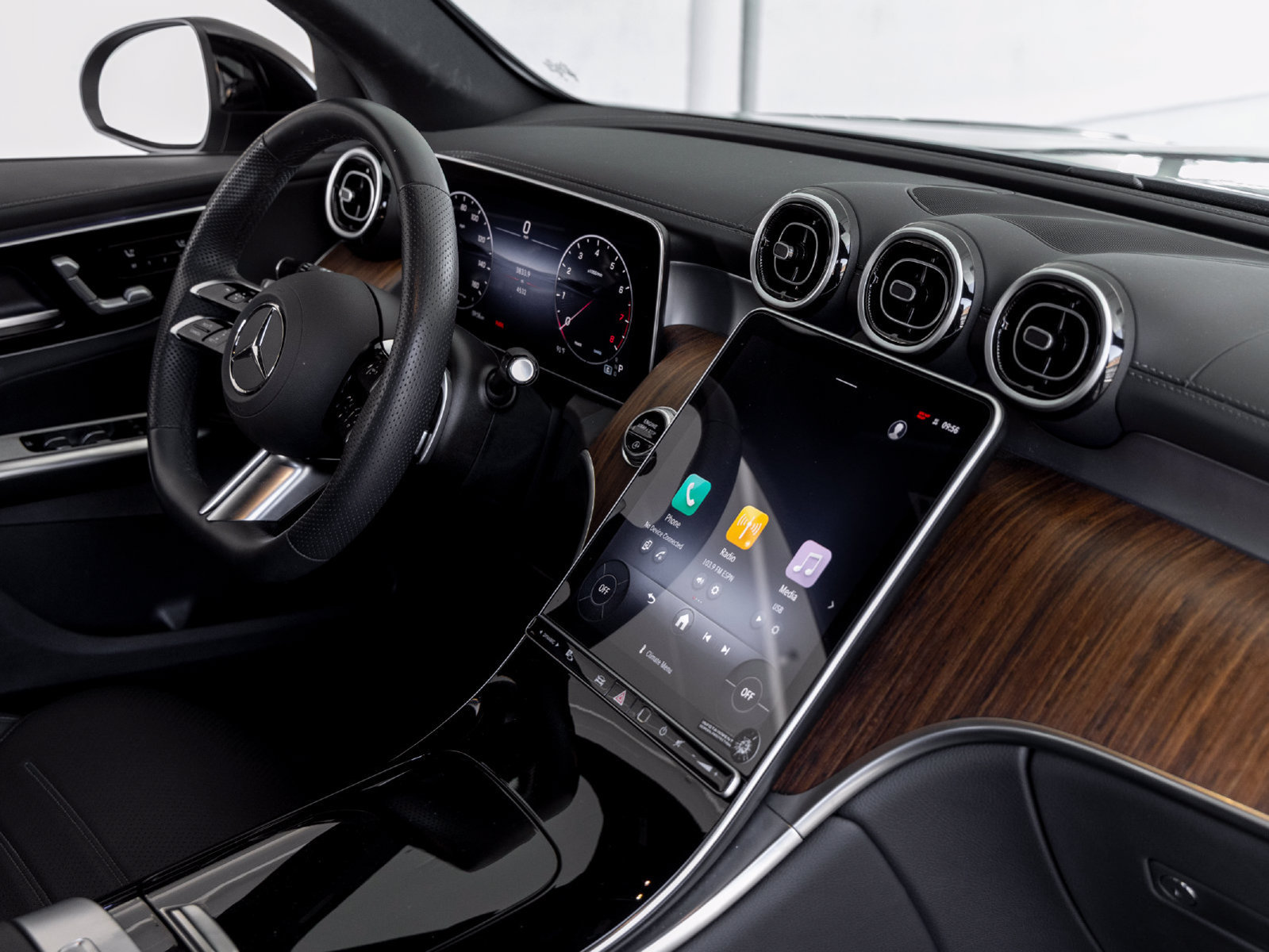 Certified 2026 Mercedes-Benz GLC 300 image 31
