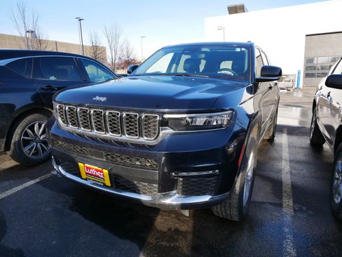 Used 2023 Jeep Grand Cherokee L Limited w/ Luxury Tech Group II image 2