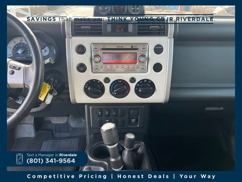 Used 2014 Toyota FJ Cruiser Base w/ Upgrade Package image 17