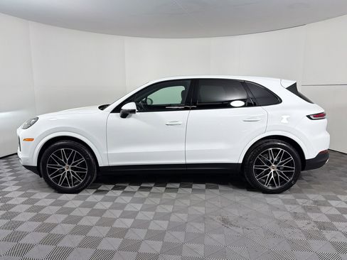 Used 2026 Porsche Cayenne image 2