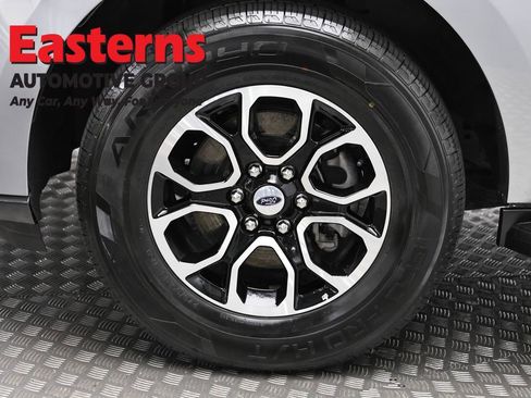 Used 2024 Ford Expedition XLT image 34