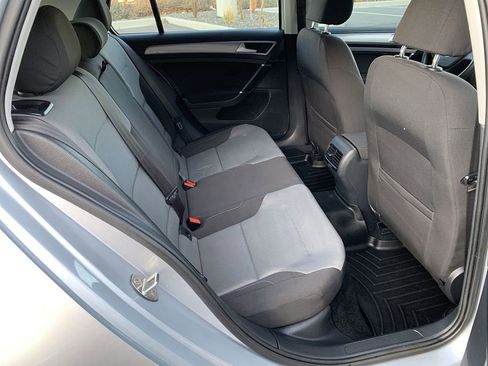 Used 2015 Volkswagen e-Golf Limited Edition image 26