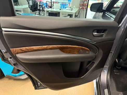 Used 2020 Acura MDX SH-AWD w/Technology Pkg image 29