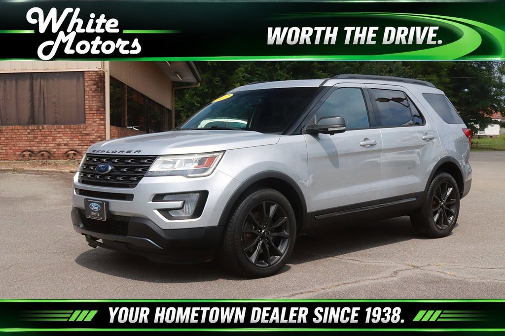 Used 2017 Ford Explorer XLT w/ Equipment Group 202A AWD/4WD image 1