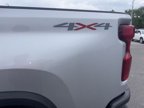 Used 2022 Chevrolet Silverado 2500 Custom w/ Custom Convenience Package image 4