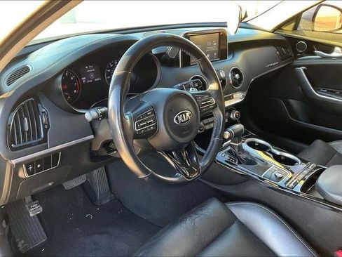 Used 2018 Kia Stinger Base image 7