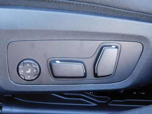 New 2025 BMW 330i xDrive Sedan w/ M Sport Package image 11