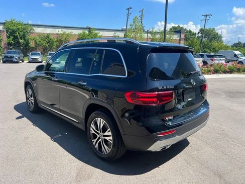 Used 2025 Mercedes-Benz GLB 250 4MATIC image 7