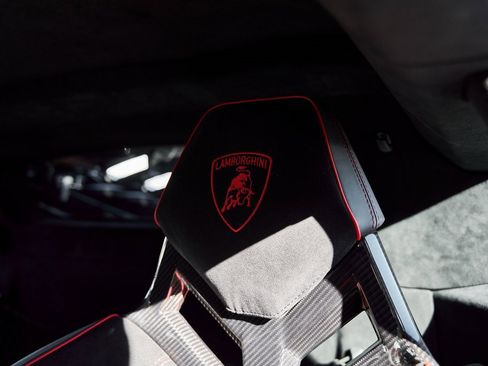 Used 2024 Lamborghini Huracan STO image 47