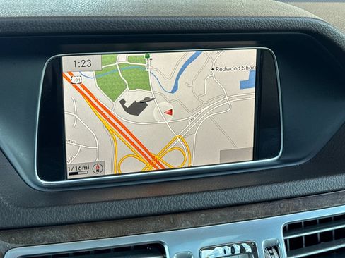 Used 2015 Mercedes-Benz E 250 BlueTEC 4MATIC Sedan image 19
