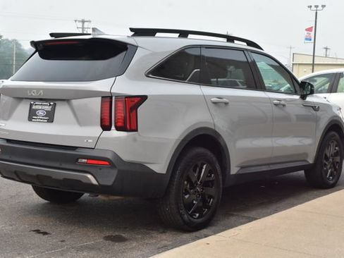 Used 2023 Kia Sorento S w/ Panoramic Sunroof Package AWD/4WD image 11
