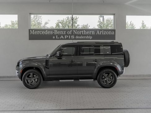 Used 2023 Land Rover Defender 110 SE AWD/4WD image 2