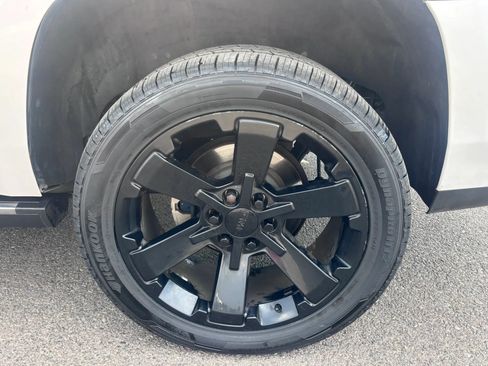 Used 2019 GMC Yukon Denali w/ Denali Ultimate Package AWD/4WD image 5