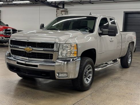 Used 2008 Chevrolet Silverado 2500 LTZ w/ Suspension Package, Off-Road RWD image 3