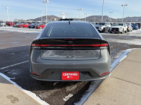 Used 2024 Toyota Prius LE image 4