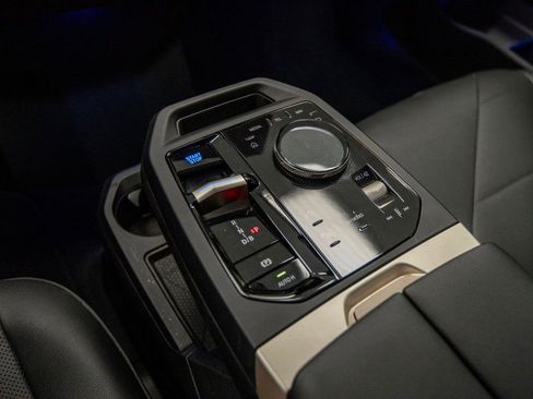 Used 2025 BMW iX xDrive50 image 19