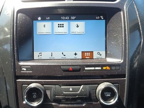 Used 2017 Ford Explorer XLT w/ Equipment Group 202A AWD/4WD image 30