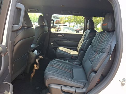 Used 2026 Nissan Armada PRO-4X w/ Captain's Chari Seat Package AWD/4WD image 11