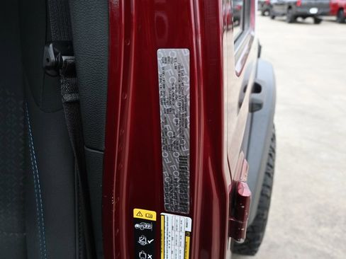 Used 2021 Jeep Wrangler Unlimited Islander image 28