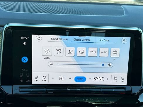 Used 2025 Volkswagen Atlas Cross Sport SEL image 16